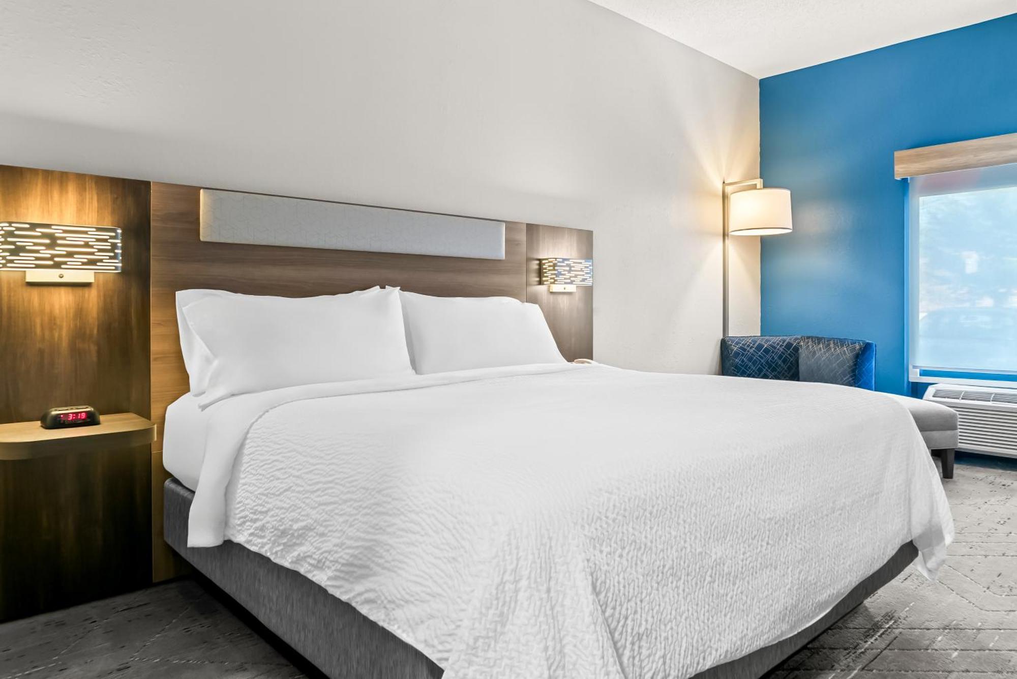Holiday Inn Express & Suites - Detroit Northwest - Livonia By Ihg Exterior foto